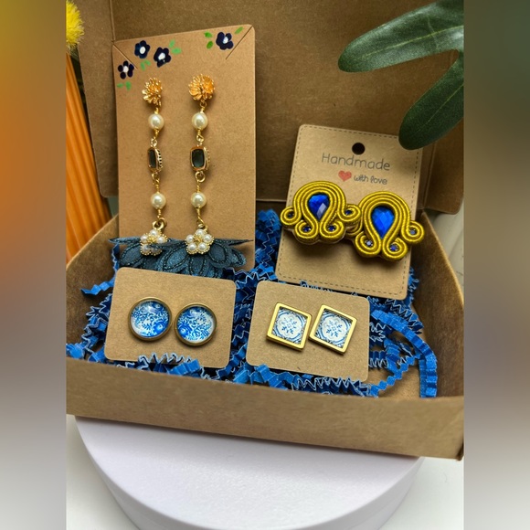 Bohemian Chic Jewelry Gift Set with Hand Painted Box - Unique Christmas Gift Box - Picture 1 of 16